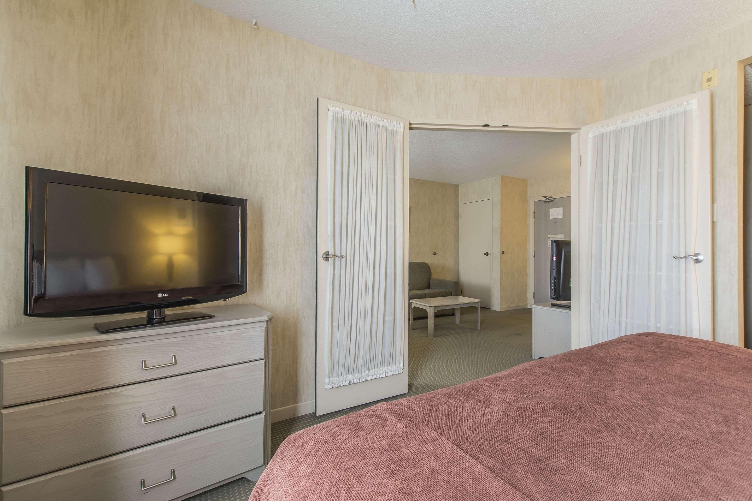 By Marriott 3* Laval