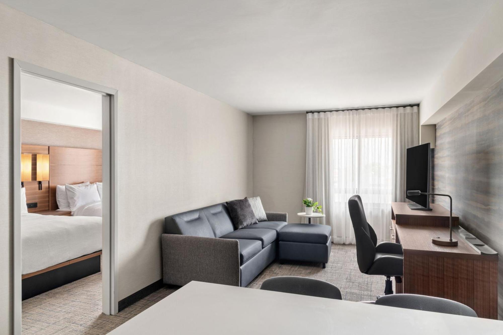 By Marriott 3* Laval
