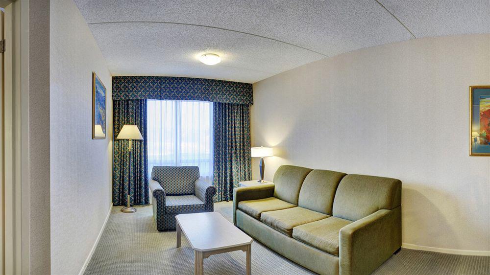 By Marriott Hotel Laval